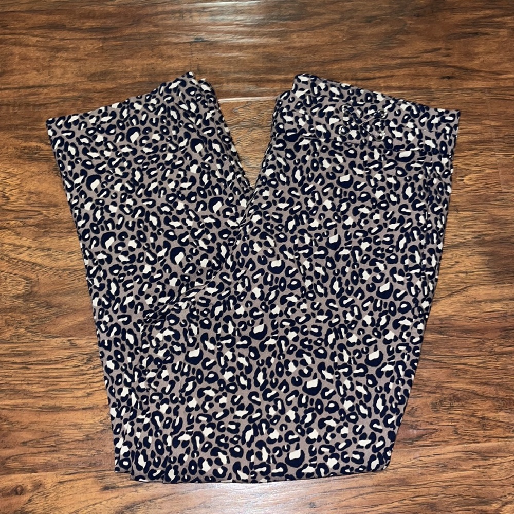 Women’s Rafaella Stretchy Cropped Leopard Print Pants Size 8